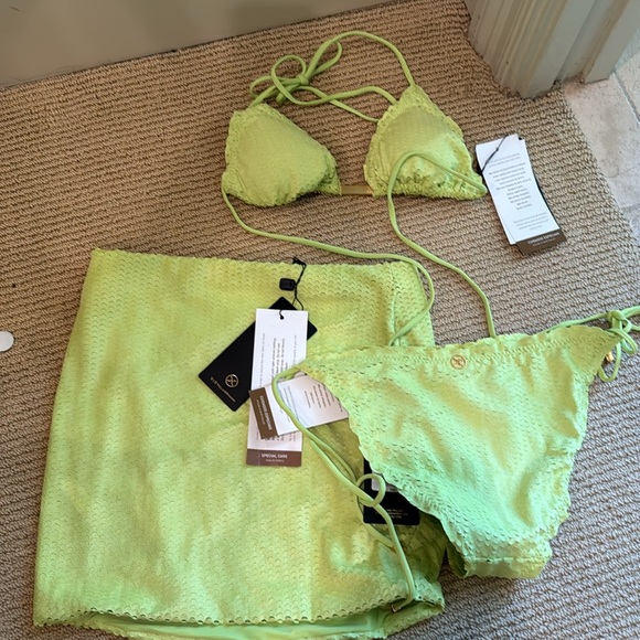 VIX Swimsuit with Skirt - Picture 5 of 6